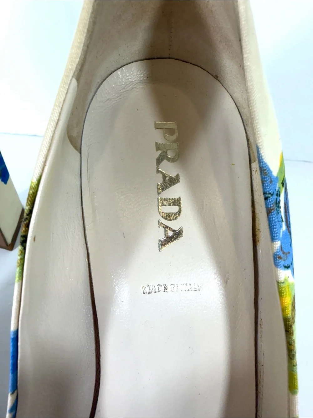 Vintage Prada Floral Print Satin Block Heel Pumps - Cream, Size 38.5 (US 8.5) - Picture 12 of 14